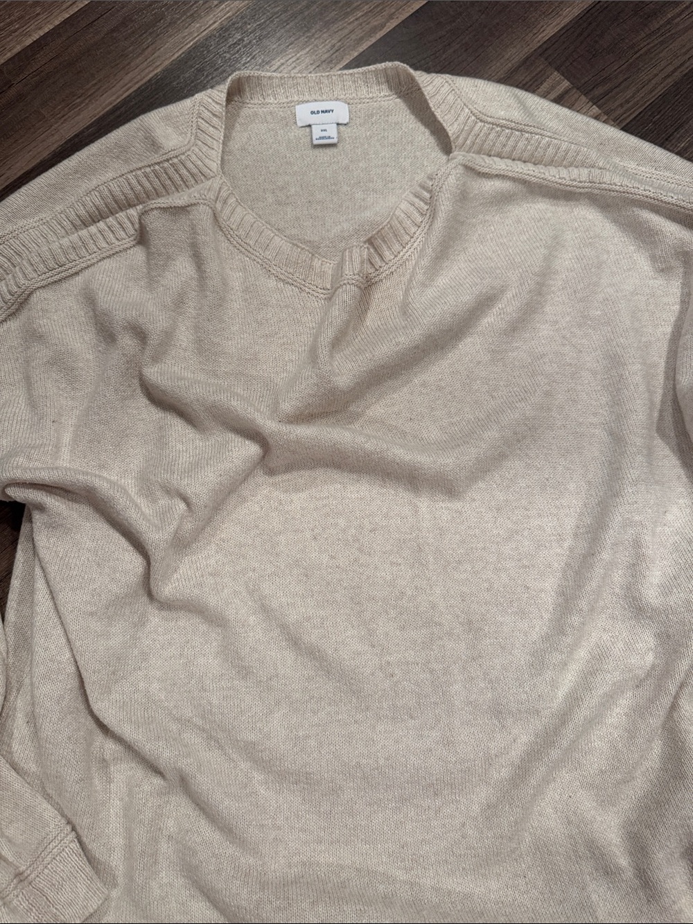 Old Navy Women’s  Light Cream V-Neck Sweater